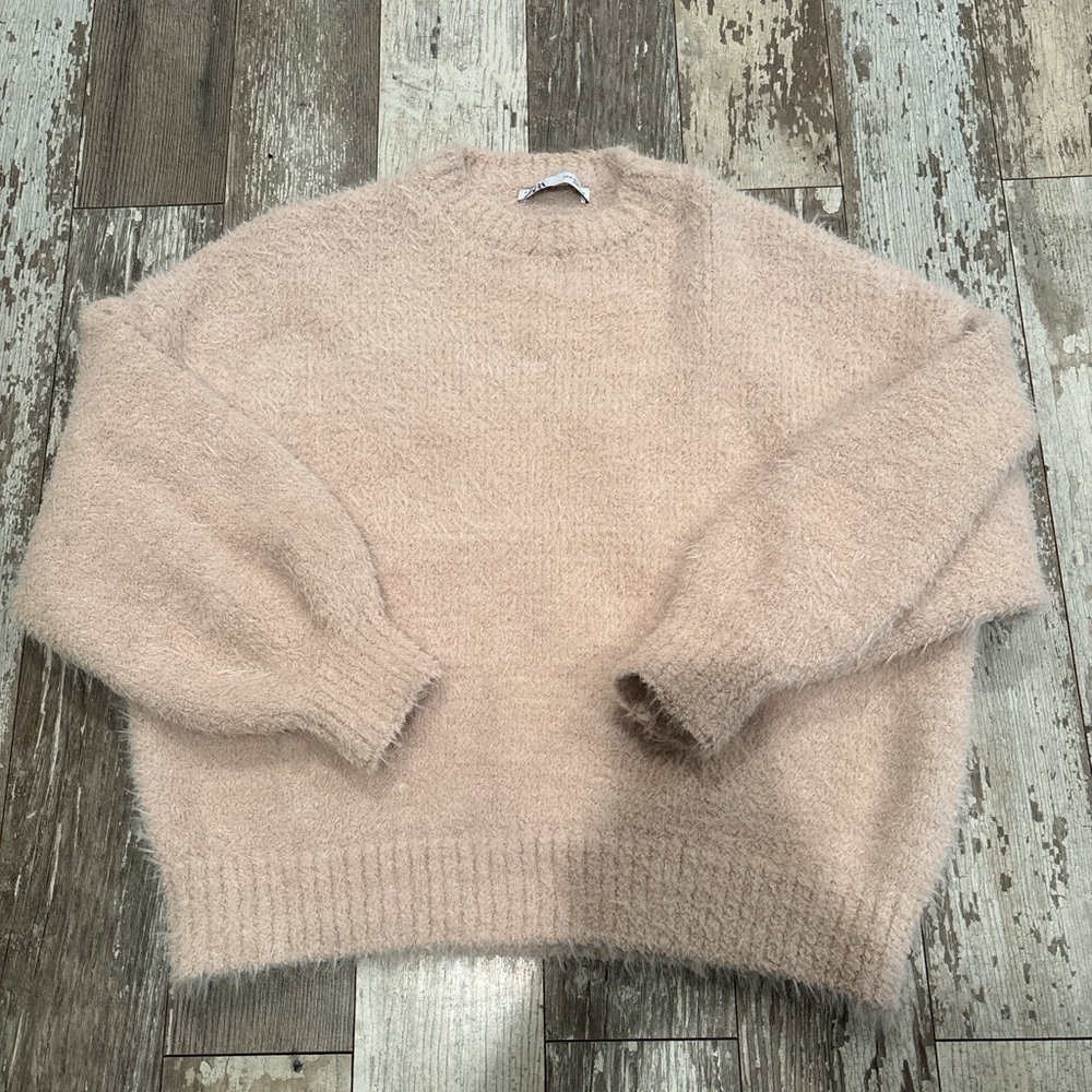 Zara Women's Fuzzy Crewneck Sweater in Cream